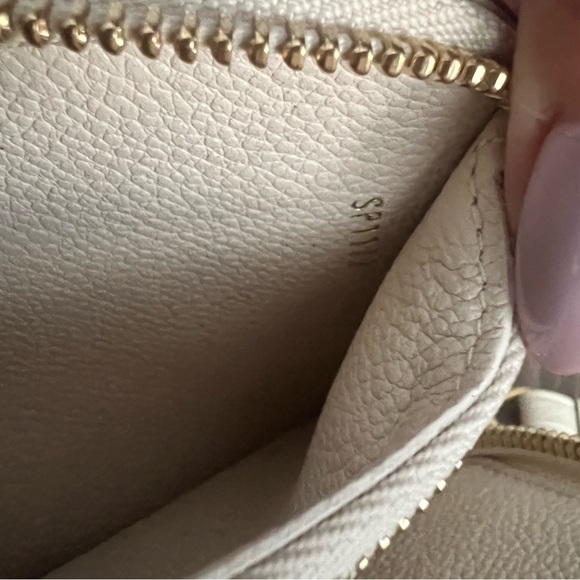 AUTHENTIC LV Empreinte Artsy MM Neige - Picture 14 of 14